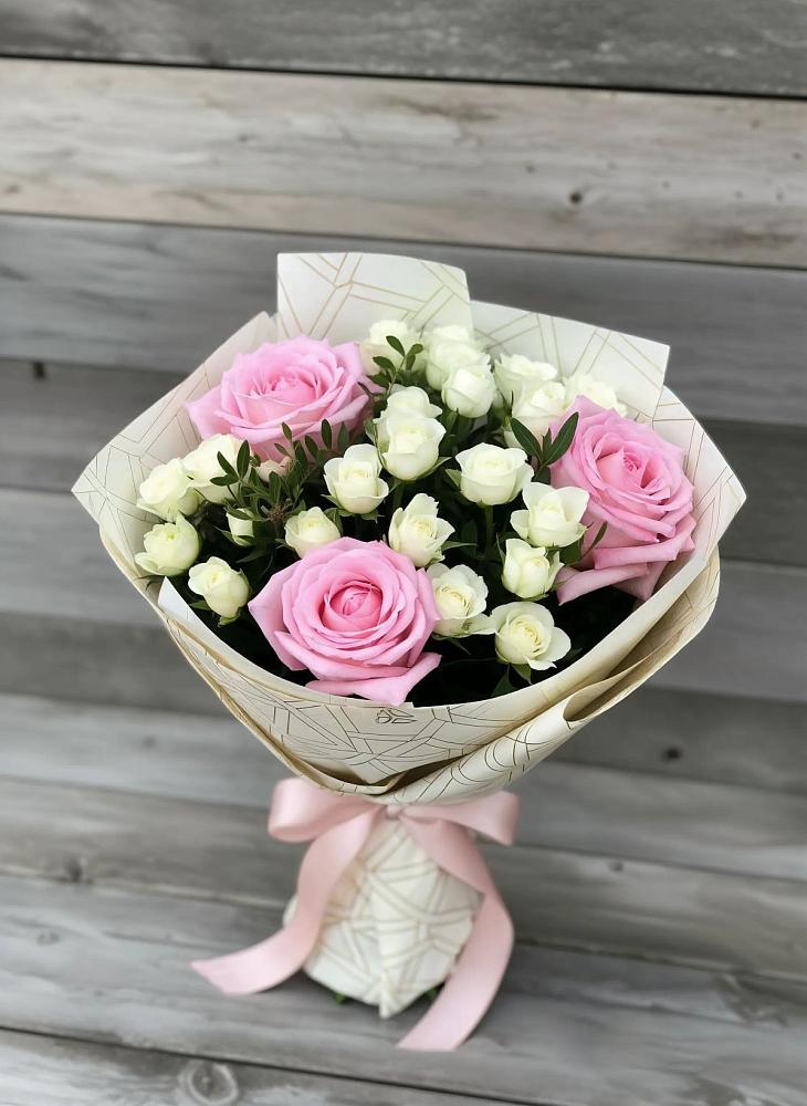 Букет цветов из: Розы в Курильске