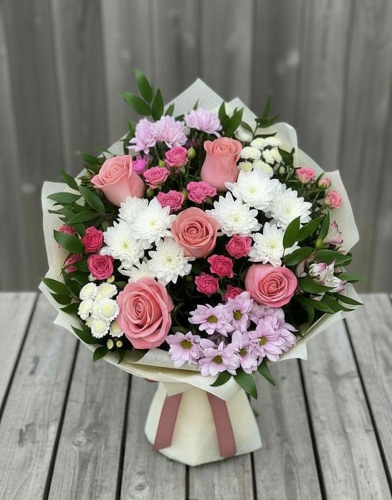 Букет цветов из: Альстромерии, Гвоздики, Розы и Хризантемы в Курильске