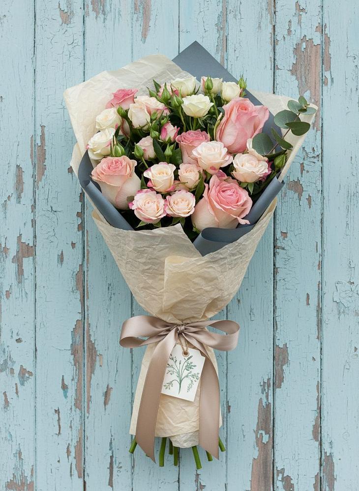 Букет цветов из: Розы в Курильске