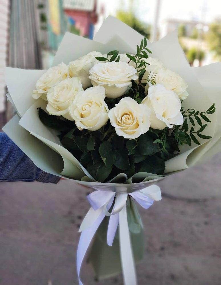 Букет Белые розы Проуд в Курильске