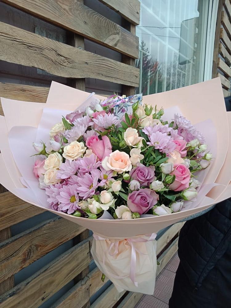 Букет цветов из: Розы и Хризантемы в Курильске