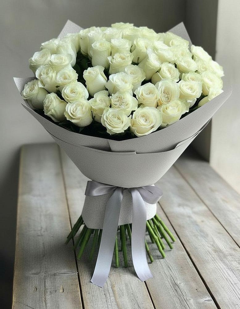 Букет 35 Белых роз в Курильске