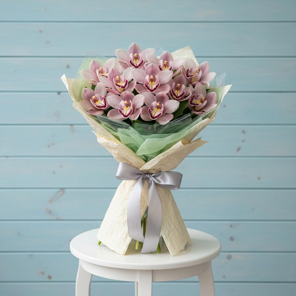 Букет цветов из: Орхидеи и Розы в Курильске