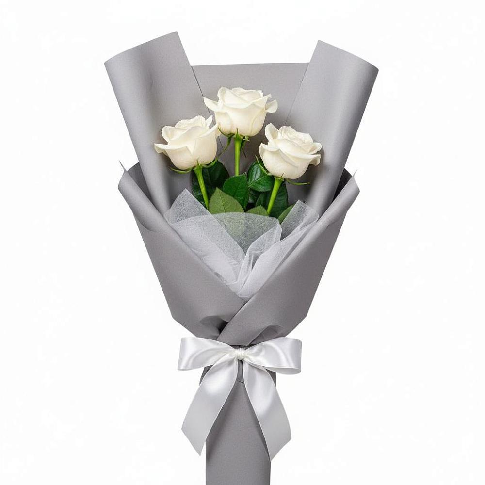 Букет 3 белые розы в Курильске