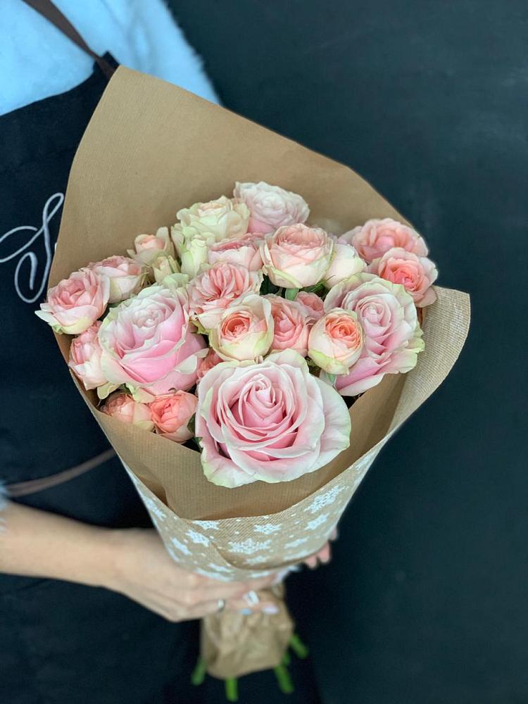 Букет цветов из: Хризантемы и Розы в Курильске