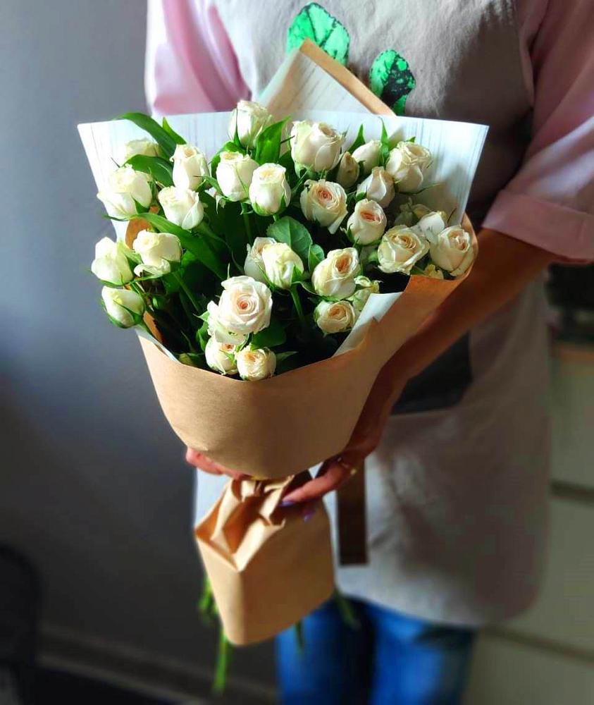 Букет цветов из: Розы в Курильске