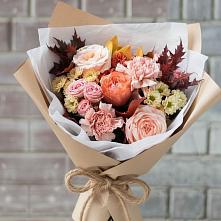 Букет цветов из:  Гвоздики, Хризантемы и Розы в Курильске