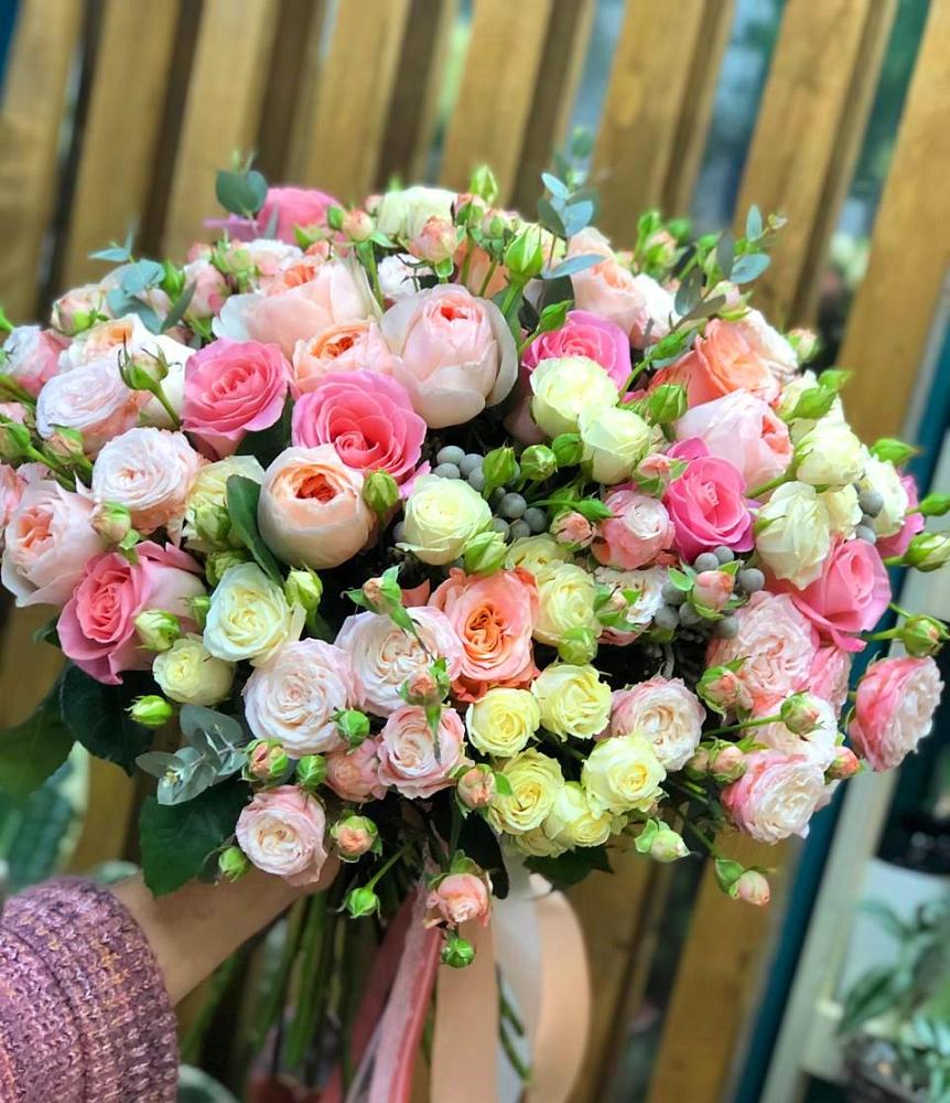 Букет цветов из: Розы в Курильске