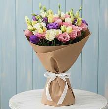 Букет цветов из:  Лизиантусы в Курильске