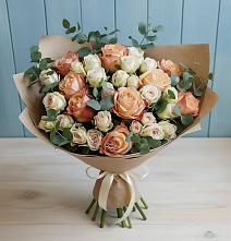 Букет цветов из:  Альстромерии и Розы в Курильске